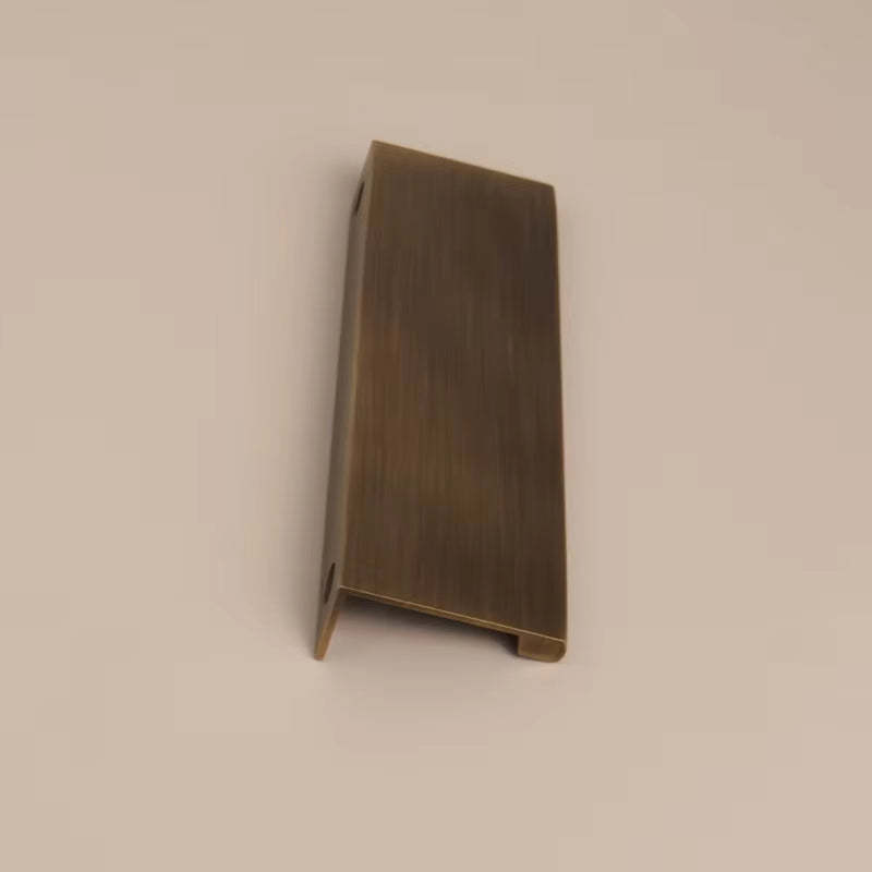Baillie Antique Brass Lip Pull | Top Mount