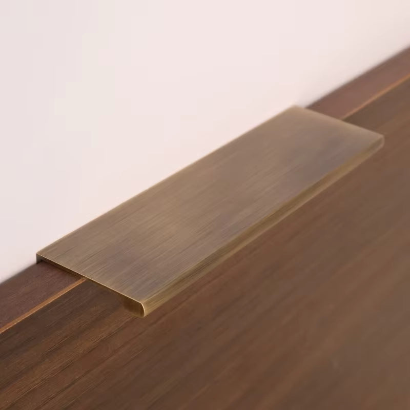 Baillie Antique Brass Lip Pull | Top Mount