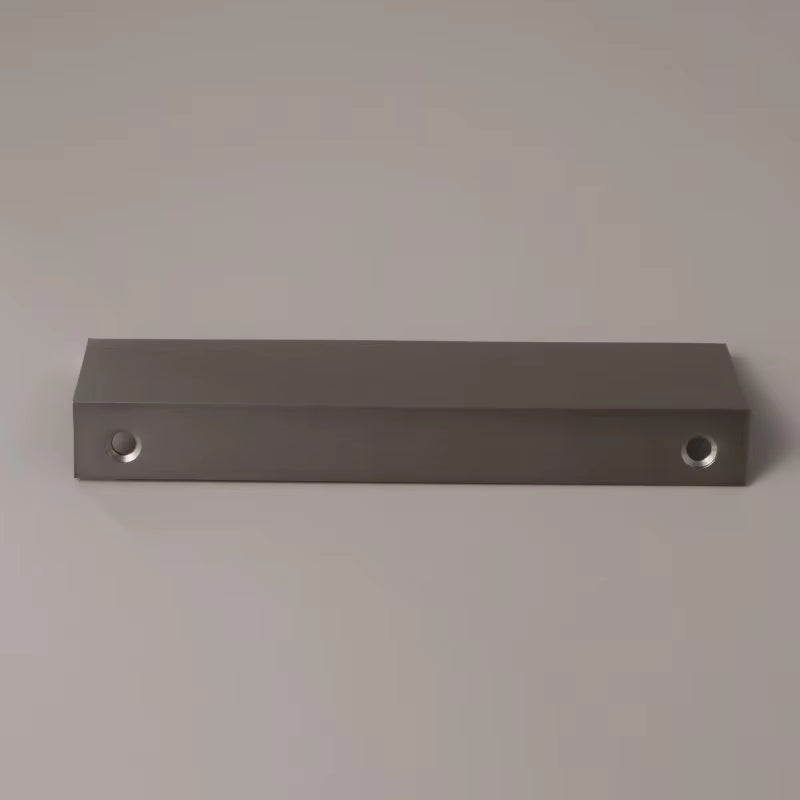 Baillie Brushed Nickel Lip Pull | Top Mount